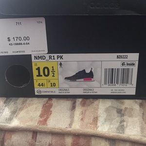 Men’s Adidas NMD R1